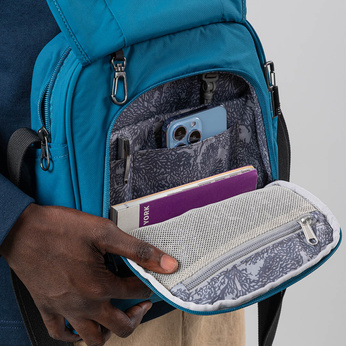 Anti-theft Pacsafe LS200 shoulder bag - turquoise